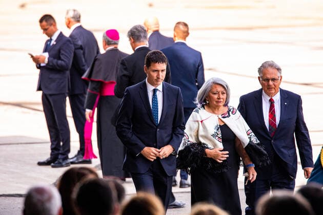 July 24, 2022, Edmonton, Alberta, Canada: Her Excellency the Right Honorable Mary Simon.Governor General of Canada, His Excellency Whit Grant Fraser and Prime Minister of Canada Justin Trudeau arrive to greet Pope Francis as he starts his first visit in Canada. Edmonton Canada - ZUMAs197 20220724_zaa_s197_105 Copyright: xRonxPalmerx