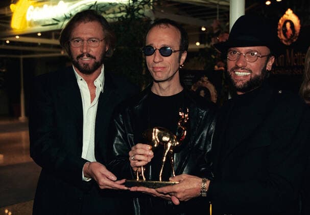 Die Bee Gees während der Bambi-Verleihung 1997 in Köln (Köln-Messe) Barry, Maurice und Robin Gibb, britisch-australische Sänger. Deutschland, 1997, Köln Nordrhein-Westfalen Deutschland Copyright: ZIKxImages UnitedArchiveszikimages113416 EDITORIAL USE ONLY
