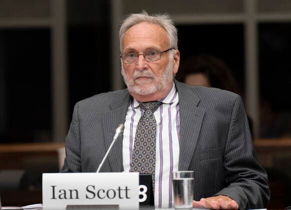 July 25, 2022, Ottawa, ON, Canada: CRTC Chair Ian Scott waits to appear before the House of Commons Standing Committee on Industry and Technology, Monday, July 25, 2022 in Ottawa. Ottawa Canada  - ZUMAc35_ 20220725_zaf_c35_037 Copyright: xAdrianxWyldx