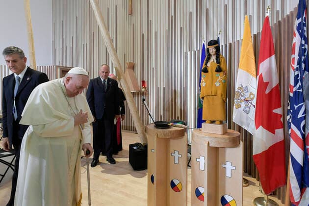 News Bilder des Tages July 26, 2022, Edmonton: A moment of Pope Francis meeting with indigenous peoples during his apostolic visit to Canada, Edmonton, 26 July 2022. ANSA PRESS OFFICE VATICAN MEDIA. Edmonton - ZUMAa110 20220726_zaf_a110_003 Copyright: xAnsa PressxOfficexVaticanxMediax