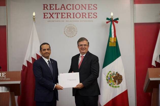 News Bilder des Tages July 26, 2022, Mexico City, Mexico City, Mexico: July, 26, 2022, Mexico City, Mexico: Mexicoâ€⠢s Foreign Affairs Minister Marcelo Ebrard and Qatar Deputy Prime Minister and Minister of Foreign Affairs Mohammed bin Abdulrahman bin Jassim Al Thani, during the signing of bilateral agreement between both nations Mexico-Qatar. on July 26, 2022 in Mexico City, Mexico. Mexico City Mexico - ZUMAe321 20220726_zia_e321_033 Copyright: xJulianxLopezx xEyepixxGroupx