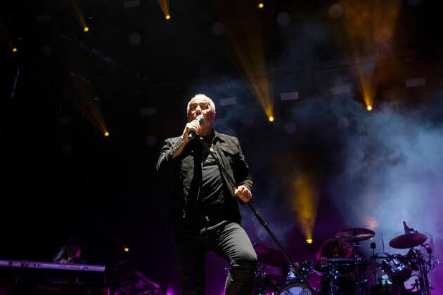 Simple Minds Concert In Santander Jim Kerr singer of the Scottish group Simple Minds during his concert in Santander (Spain) as part of his international tour 40 years of hits tour 2022 Santander Spain  Copyright: xJoaquinxGomezxSastrex originalFilename: sastre-notitle220726_nplks.jpg