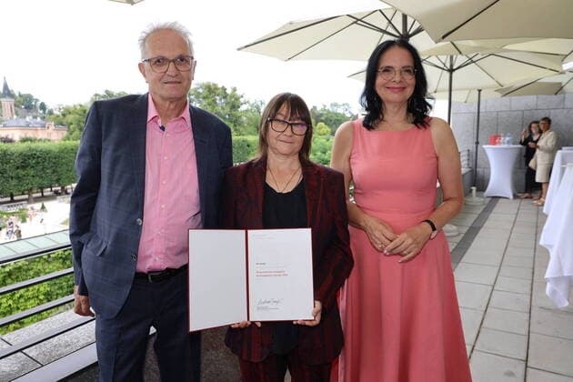 Bilder des Jahres 2022, Entertainment 07 Juli Entertainment Themen der Woche KW 30 Entertainment Bilder des Tages Verleihung Ö Staatspreis für Europäische Literatur Salzburg, Mozarteum, 27. 07. 2022 Anton THUSWALDNER, Ali SMITH, Andrea MAYER *** Award Ö State Prize for European Literature Salzburg, Mozarteum, 27 07 2022 Anton THUSWALDNER, Ali SMITH, Andrea MAYER