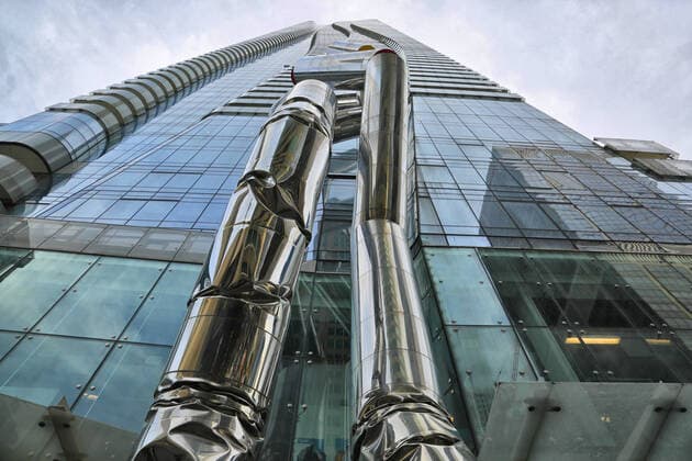 Daily Life In Toronto Safe Hands , an art display by Israeli-born artist Ron Arad is seen along the side of a skyscraper in downtown Toronto, Ontario, Canada, on July 20, 2022. The sculpture reaches a height of 27 meters and weighs in at over 32 tonnes. Toronto Canada  Copyright: xCreativexTouchxImagingxLtdx originalFilename: friedman-dailylif220620_npjpg.jpg