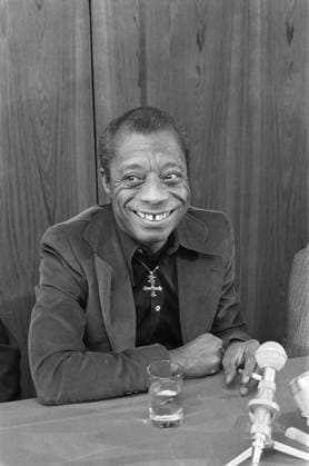 Anefo photo collection. Writer James Baldwin presents new book at the press conference in AmericainHotel in Amsterdam; James Baldwin. November 14, 1974. Amsterdam, Noord-Holland Copyright: xpiemagsx pienatarchpart417102021-6412 !ACHTUNG AUFNAHMEDATUM GESCHÄTZT!