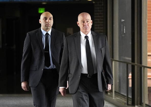 Bilder des Jahres 2022, News 07 Juli News Bilder des Tages July 27, 2022, St. Paul, MN, USA: Former Minneapolis police officer J. Alexander Kueng, left, and his attorney Thomas Plunkett arrive for sentencing for violating George Floyd s civil rights outside the Federal Courthouse Wednesday, July 27, 2022, in St. Paul, Minnesota. St. Paul USA - ZUMAm67_ 20220727_zaf_m67_008 Copyright: xDavidxJolesx