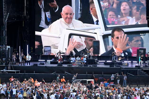 July 27, 2022, QUEBEC, QC, CANADA: Pope Francis is seen in his popemobile on the Plaines döÄÃ Abraham during his Papal visit across Canada in Quebec City on Wednesday, July 27, 2022. QUEBEC CANADA  - ZUMAc35_ 20220727_zaf_c35_130 Copyright: xBernardxBraultx