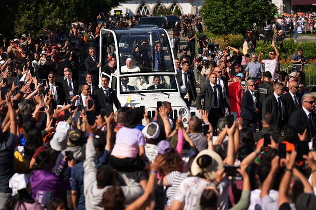 July 28, 2022, Ste-Anne-de-BeauproÂ, PQ, CANADA: Pope Francis arrives for mass at the Basilica of Sainte-Anne-de-Beaupro in Ste-Anne-de-Beaupro , Que., Thursday, July 28, 2022. Ste-Anne-de-BeauprÃ CANADA  - ZUMAc35_ 20220728_zaf_c35_006 Copyright: xNathanxDenettex