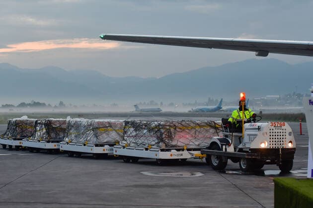 July 28, 2022, Toluca, Mexico City, Mexico: July 28, 2022 in Toluca, Mexico : Arrival of three million Covid-19 vaccines from Pfizer at Toluca International Airport (AIT), which were donated by the Canadian government. on July 28, 2022 in Toluca, Mexico. Toluca Mexico - ZUMAe321 20220728_zia_e321_021 Copyright: xArturoxHernandez xEyepixxGroupx