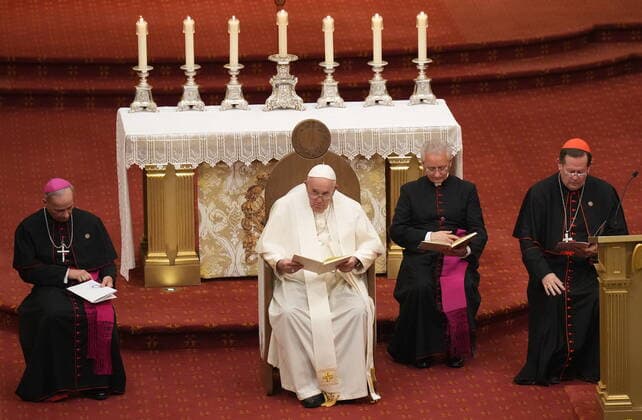 July 28, 2022, QUEBEC, QC, CANADA: Pope Francis takes his position at the front of the Cathedral-Basilica of Notre-Dame de Quebec in Quebec City to preside over an evening prayer service during his papal visit across Canada on Thursday, July 28, 2022. QUEBEC CANADA  - ZUMAc35_ 20220728_zaf_c35_072 Copyright: xNathanxDenettex