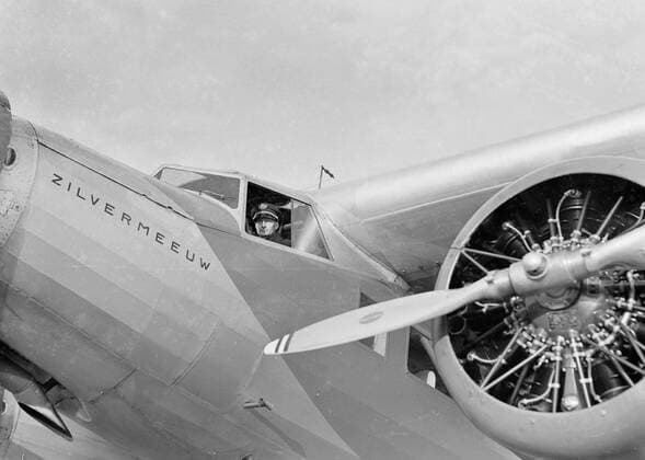 Poll photo collection. Berlin airport - Tempelhof. Pilot Willem Beekman in the Cockpit of the Fokker F.XX PH-AIZ Herring Gull. October 1934. Berlin, Germany Copyright: xpiemagsx pienatarchpart630102021-18295 !ACHTUNG AUFNAHMEDATUM GESCHÄTZT!