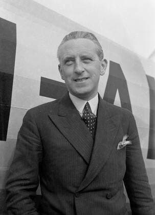 Poll photo collection. Berlin airport - Tempelhof. Harry Laponder at the Fokker F.XX PH-AIZ Herring Gull. October 1934. Berlin, Germany Copyright: xpiemagsx pienatarchpart630102021-18306 !ACHTUNG AUFNAHMEDATUM GESCHÄTZT!