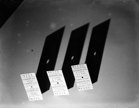 Poll photo collection. Reporting Dutch Railways. Train tickets, first, second and third classes. 1932 Copyright: xpiemagsx pienatarchpart630102021-21982 !ACHTUNG AUFNAHMEDATUM GESCHÄTZT!