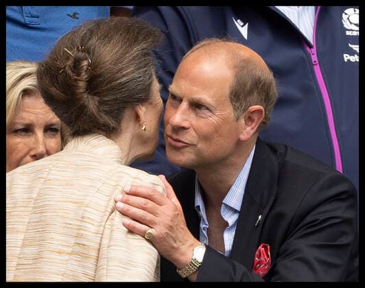 . 29 07 2022. Birmingham, United Kingdom. Prince Edward greets his sister Princess Anne as they arrive to watch the Rugby Sevens at the 2022 Commonwealth Games in Birmingham, United Kingdom.  xStephenxLockx xi-Imagesx IIM-23650-0028