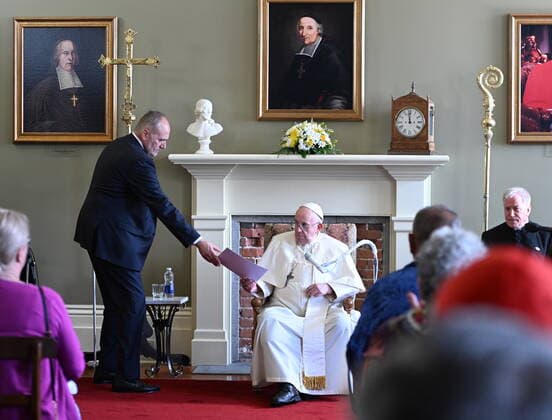 July 29, 2022, QUEBEC, QC, CANADA: Pope Francis hands his speech to an aide after meeting with Indigenous people during his papal visit across Canada in Quebec City on Friday, July 29, 2022. QUEBEC CANADA  - ZUMAc35_ 20220729_zaf_c35_012 Copyright: xJacquesxBoissinotx