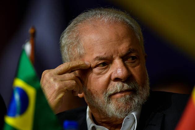 News Bilder des Tages BRASÍLIA, DF - 29.07.2022: PSB OFICIALIZA CHAPA LULA E ALCKMIN - In the photo, Former President Luiz Inácio Lula da Silva with the Brazilian flag. This Friday (29) the PSB holds the national convention that will formalize the candidacy for vice president Geraldo Alckmin on the ticket of former president Luiz Inácio Lula da Silva (PT). x2241207x  TonxMolina