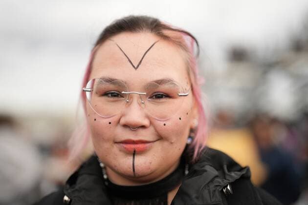 July 29, 2022, IQALUIT, NU, CANADA: Anne Qammaniq-Hellwig awaits the arrival of Pope Francis at Nakasuk Elementary School in Iqaluit, Nunavut on Friday, July 29, 2022. IQALUIT CANADA  - ZUMAc35_ 20220729_zaf_c35_064 Copyright: xNathanxDenettex
