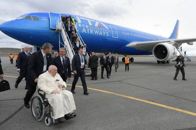 Canada,Iqaluit,2022 07 29 Pope Francis arrives during his papal visit across Canada in Iqaluit, Nunavut , Photograph by Vatican Mediia Catholic Press Photo . RESTRICTED TO EDITORIAL USE - NO MARKETING - NO ADVERTISING CAMPAIGNS.  Copyright: xVATICANxMEDIAx xipa-agency.netx xVaticanxMediax