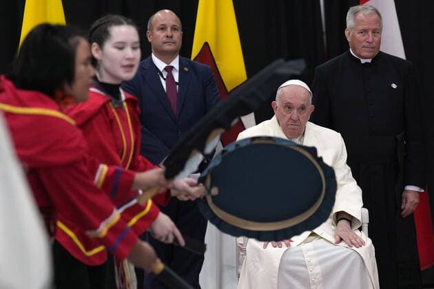 July 29, 2022, IQALUIT, NU, CANADA: Pope Francis watches a performance during the final public event of his papal visit across Canada as he prepares to leave Iqaluit, Nunavut on Friday, July 29, 2022. IQALUIT CANADA  - ZUMAc35_ 20220729_zaf_c35_116 Copyright: xNathanxDenettex