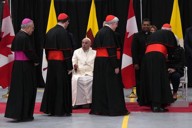 July 29, 2022, IQALUIT, NU, CANADA: Cardinals walk by Pope Francis during the final public event of his papal visit across Canada as he prepares to leave Iqaluit, Nunavut on Friday, July 29, 2022. IQALUIT CANADA  - ZUMAc35_ 20220729_zaf_c35_120 Copyright: xNathanxDenettex