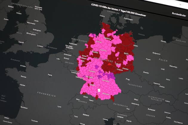 Dashboard of RKI, 7 day incidence is now 578.1 7 day incidence, dashboard of RKI on a monitor on 30 07 2022 in Siegen Germany.