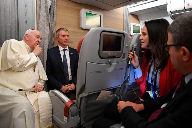 July 30, 2022, Canada: In a handout photo provided by , Pope Francis speak to journalists aboard an airplane departured from Canada on his way back to the Vatican, 30 July 2022. ANSA VATICAN PRESS Canada - ZUMAa110 20220730_zaf_a110_002 Copyright: xVaticanxMediax