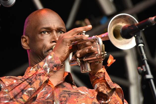 July 30, 2022, Malmesbury, England, United Kingdom: Womad (World of Music and Dance) festival took place at Charlton Park, Wiltshire. Acts from all over the world gathered for the festival s fourtieth anniversary. Osibisa have been going 50 years and were introduced by Peter Gabriel. Malmesbury United Kingdom - ZUMAr169 20220730_zip_r169_019 Copyright: xRodxHarbinsonx
