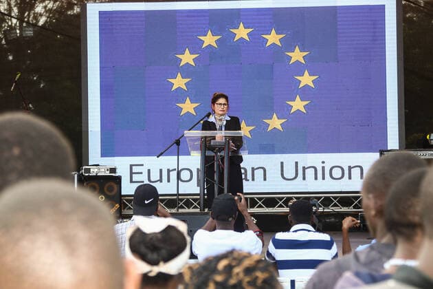 News Bilder des Tages July 30, 2022, Nakuru, Rift Valley, Kenya: European Union Ambassador to Kenya, Henriette Geiger speaks during the Nakuru peace concert held to preach peace and harmony ahead of Kenya s August General Election. Kenyans will be going to the polls to choose their preferred president and members of both the national and county assemblies. Nakuru Kenya - ZUMAs197 20220730_zaa_s197_053 Copyright: xJamesxWakibiax