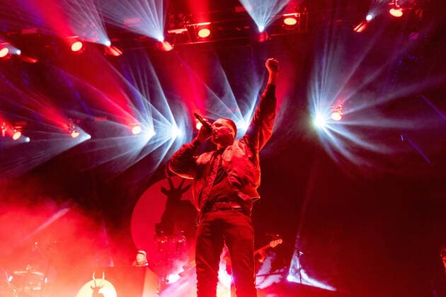 Entertainment Themen der Woche KW 30 Entertainment Bilder des Tages Danger Dan - Die deutsche Hip Hop Band Antilopen Gang beim Live Auftritt auf dem ausverkauften Green Juice Festival Bonn, veranstaltet von der fünfdrei Eventagentur, 30.07.2022 Bonn Beuel Neu Vilich NRW Deutschland *** Danger Dan The German hip hop band Antilopen Gang performing live at the sold out Green Juice Festival Bonn, hosted by fünfdrei event agency, 30 07 2022 Bonn Beuel Neu Vilich NRW Germany