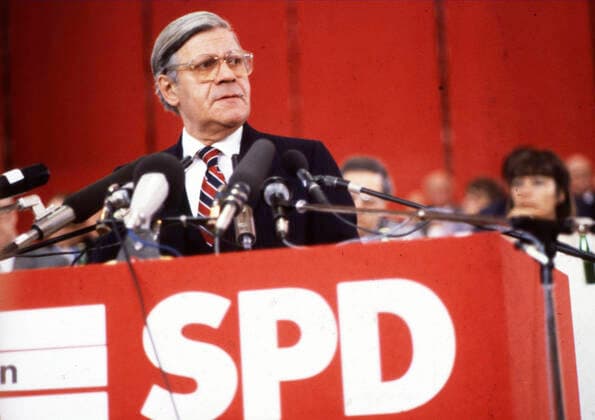 Menschen,Orte und Ereignisse im Jahr 1982-4 Dortmund. Parteitag der Sozialdemokratischen Partei Deutschlands SPD) am 29.6.1983 in der Westfalenhalle. NRW *** People,places and events in 1982 4 Dortmund Party Congress of the Social Democratic Party of Germany SPD on 29 6 1983 in the Westfalenhalle NRW