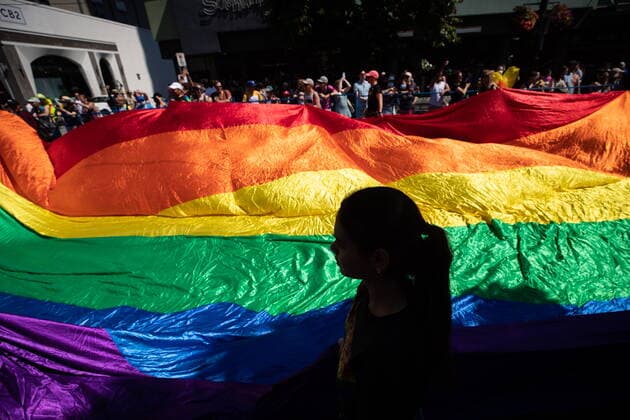 July 31, 2022, VANCOUVER, BC, CANADA: A giant rainbow flag is carried during the Vancouver Pride Parade, in Vancouver, on Sunday, July 31, 2022. VANCOUVER CANADA  - ZUMAc35_ 20220731_zaf_c35_048 Copyright: xDarrylxDyckx