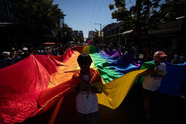July 31, 2022, VANCOUVER, BC, CANADA: A giant rainbow flag is carried during the Vancouver Pride Parade, in Vancouver, on Sunday, July 31, 2022. VANCOUVER CANADA  - ZUMAc35_ 20220731_zaf_c35_049 Copyright: xDarrylxDyckx