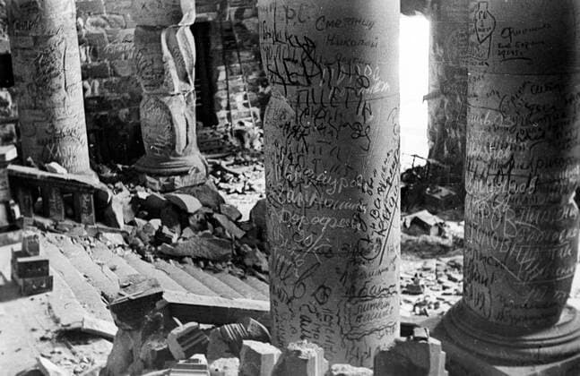 Great Patriotic War of 1941-1945 884892 24.05.1945 Inscriptions on columns of the Reichstag in Berlin, left behind by Soviet soldiers, 1945. Great Patriotic War of 1941-1945. Boris Sputnik Berlin Germany  Copyright: xBorisx
