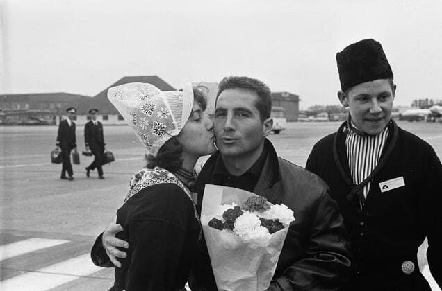 Anefo photo collection. Known teenager star Freddy Quinn in our country. October 10, 1963. Noord-Holland, Schiphol Copyright: xpiemagsx pienatarchpart72010201-40778 !ACHTUNG AUFNAHMEDATUM GESCHÄTZT!