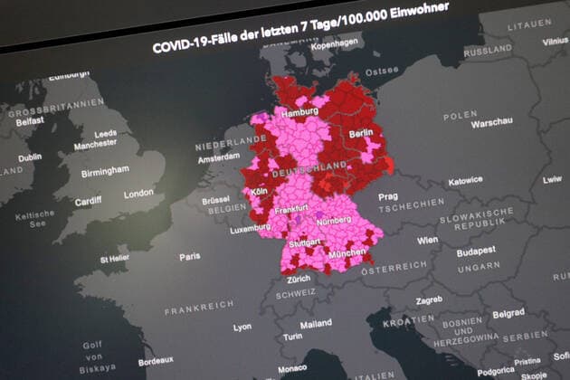 RKI dashboard, 7 day incidence is now 516.1 7 day incidence, RKI dashboard on a monitor on 02 08 2022 in Siegen Germany.