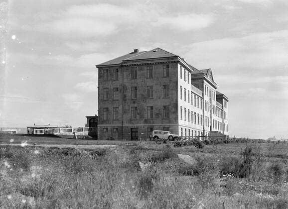 Poll photo collection. Iceland. Reykjavik. The General Hospital Landspitalium. 1934. Iceland, Reykjavik Copyright: xpiemagsx pienatarchpart72010201-45259 !ACHTUNG AUFNAHMEDATUM GESCHÄTZT!