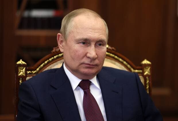 News Bilder des Tages Russia Putin 8247117 02.08.2022 Russian President Vladimir Putin meets with Denis Butsayev, head of the Russian Environmental Operator (REO) public law company, at the Kremlin in Moscow, Russia. Pavel Byrkin Sputnik Moscow Russia  Copyright: xPavelxByrkinx