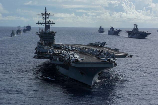 July 28, 2022, Pacific Ocean, HI, United States: The U.S. Navy Nimitz-class aircraft carrier USS Abraham Lincoln sails in formation with ships from Twenty-six nations during Rim of the Pacific in the Pacific Ocean, July 28, 2022 near Hawaii, USA. Pacific Ocean United States - ZUMAp138 20220728_zaa_p138_140 Copyright: xMc3xAleksandrxFreutel Planetpixx