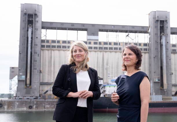 August 3, 2022, Montreal, PQ, Canada: Foreign Affairs Minister Melanie Joly and her German counterpart Federal Foreign Minister Annalena Baerbock tour the Port of Montreal on Wednesday, August 3, 2022. Montreal Canada  - ZUMAc35_ 20220803_zaf_c35_015 Copyright: xPaulxChiassonx