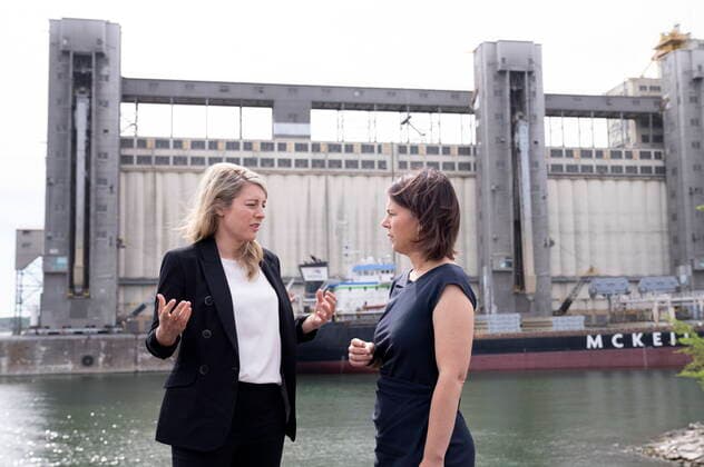 August 3, 2022, Montreal, PQ, Canada: Foreign Affairs Minister Melanie Joly and her German counterpart Federal Foreign Minister Annalena Baerbock tour the Port of Montreal on Wednesday, August 3, 2022. Montreal Canada  - ZUMAc35_ 20220803_zaf_c35_018 Copyright: xPaulxChiassonx