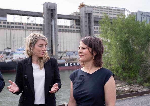 August 3, 2022, Montreal, PQ, Canada: Foreign Affairs Minister Melanie Joly and her German counterpart Federal Foreign Minister Annalena Baerbock tour the Port of Montreal on Wednesday, August 3, 2022. Montreal Canada  - ZUMAc35_ 20220803_zaf_c35_020 Copyright: xPaulxChiassonx