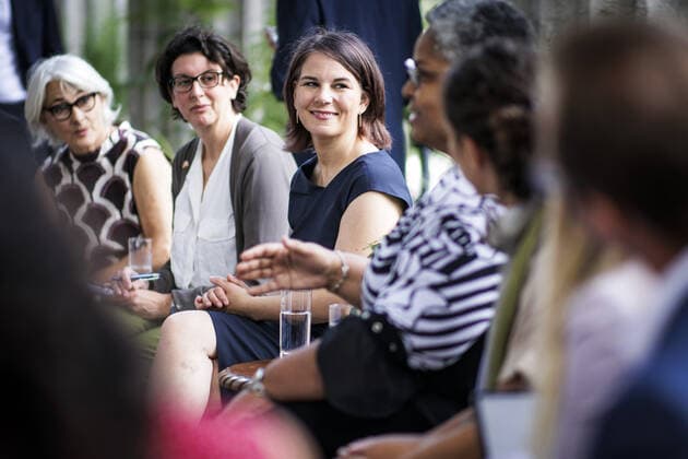 Annalena Baerbock, German Foreign Minister, meets graduates of the integration program for women Femmes relais interculturelles for talks Montreal, 03 08 2022 Montreal Canada Copyright: xJaninexSchmitz photothek.dex