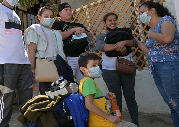 Mexiko, Geflüchtete aus Mittelamerika in Tijuana August 3, 2022, Tijuana, Baja California, Mexico: Migrants from Central America, Mexico and Haiti were given humanitarian parole in Tijuana to enter the United States on Wednesday, August 3, 2022. ..The humanitarian parole is an exception to the Title 42 policy still in place and the Migrant Protection Protocols (MPP) or Remain in Mexico program, which was allowed to be dismantled by a US Supreme Court ruling on June 30 but the Biden Administration has not moved yet in replacing it or terminating the program because its reviewing how it will process migrants seeking asylum in the future---the Trump-era program forcing migrants to stay in Mexico will not change migrants circumstancesÃ¢â‚¬ due to Title 42 not allowing them to seek asyl - ZUMAm180 20220803_zip_m180_002 Copyright: xCarlosxA.xMorenox