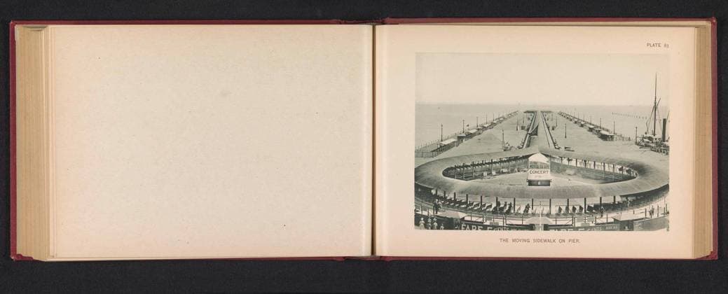View of a pier in Michigan lake with a moving platform for the World s Columbian Exposition in Chicago in 1893; The Moving Sidewalk On Pier .. Copyright: xpiemagsx rikmpie02032021-47681 !ACHTUNG AUFNAHMEDATUM GESCHÄTZT!