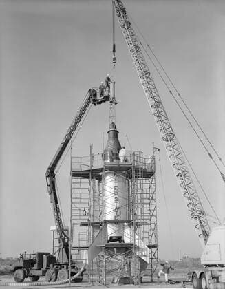 S61-01663 (23 April 1961) --- View of the mating of Little Joe-5B launch vehicle with Mercury capsule 14. Copyright: xpiemagsx piemagsspace-849 !ACHTUNG AUFNAHMEDATUM GESCHÄTZT!