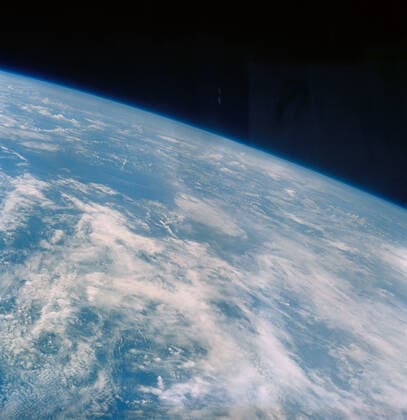 S63-06428 (15-16 May 1963) --- Photograph taken south of Hawaii near 12N. 166W, by astronaut L. Gordon Cooper Jr., during his 22-orbit Mercury-Atlas 9 (MA-9) spaceflight. Copyright: xpiemagsx piemagsspace-1072 !ACHTUNG AUFNAHMEDATUM GESCHÄTZT!