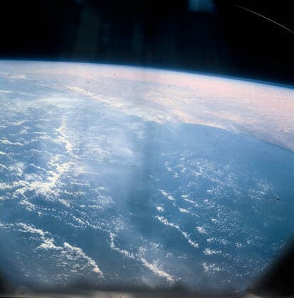 S63-06434 (15-16 May 1963) --- East looking view across Atlantic waters toward Africa, showing Mauritania and Spanish Sahara photographed from the Mercury-Atlas 9 (MA-9) capsule by astronaut L. Gordon Cooper Jr., during his 22-orbit MA-9 spaceflight. Copyright: xpiemagsx piemagsspace-1074 !ACHTUNG AUFNAHMEDATUM GESCHÄTZT!