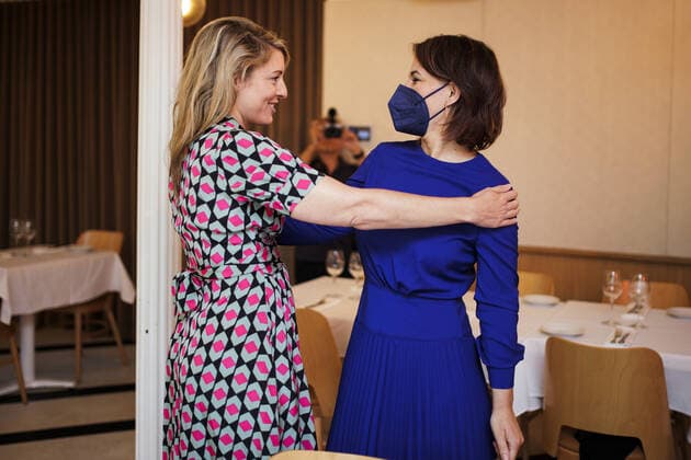 R L Annalena Baerbock, German Foreign Minister, meets Melanie Joly, Minister of Foreign Affairs of Canada, for a joint dinner Montreal, 02 08 2022 Montreal Canada Copyright: xJaninexSchmitz photothek.dex