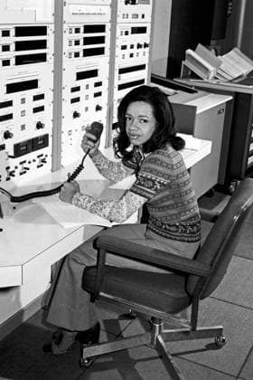 Environmental Portrait of Christine M. Darden. Supersonic Aerodynamics Branch Copyright: xpiemagsx piemagsspace-2095 !ACHTUNG AUFNAHMEDATUM GESCHÄTZT!