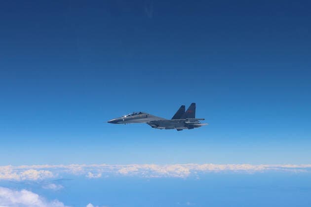 (220804) -- NANJING, Aug. 4, 2022 -- A warplane of the Eastern Theater Command of the Chinese People s Liberation Army (PLA) conducts operations around the Taiwan Island, Aug. 4, 2022. The Eastern Theater Command on Thursday conducted joint combat exercises and training around the Taiwan Island on an unprecedented scale. (Photo by Xinhua) CHINA-PLA-THE EASTERN THEATER COMMAND-DRILLS (CN) HuaxJunxiao 